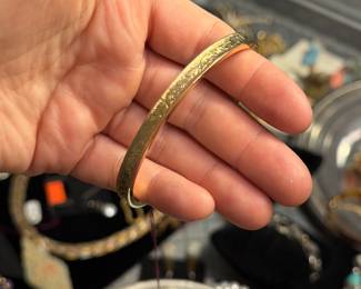 Gold filled bangle 