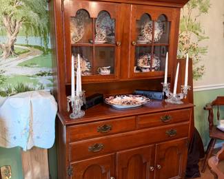 1960's Temple Stuart Colonial Hutch/China cabinet