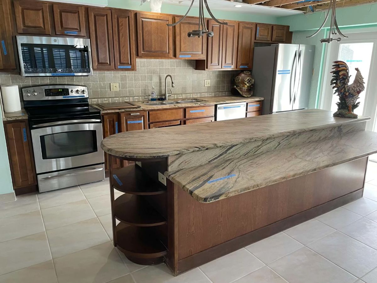 kraftsmaid kitchen cabinets -- 23 uppers and lowers -- for less than $2k (does not include appliances)