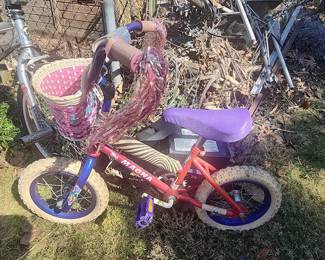 Magna "Star Burst" 12-Inch Kids Bicycle