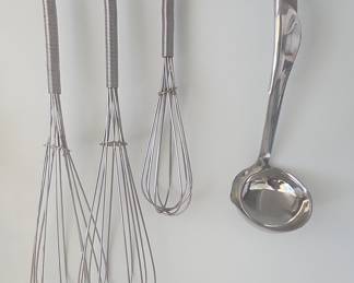 Set of 3 Whisks and 1 Ladle
