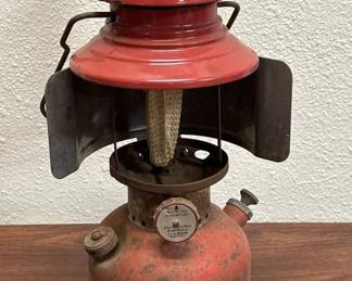 Vintage Coleman 200A Single-Mantle Lantern