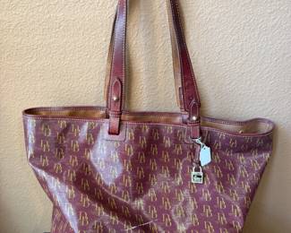 Dooney & Bourke