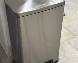 Stainless trash can