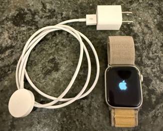 Apple Watch w charger, SE Gen 2