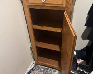 $120 - Abbott’s Wood Enterprises Oak Cabinet (Great Shape) 