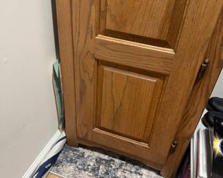$120 - Abbott’s Wood Enterprises Oak Cabinet (Great Shape) 
