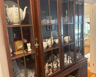 $350- 1947 Beautiful Mahogany Hutch
