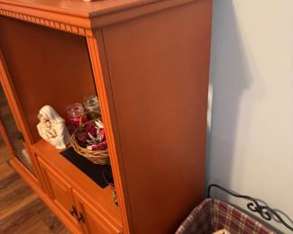 $120 - Vintage Solid Wood Entertainment Center (Repurpose)