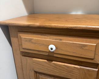 $120 - Abbott’s Wood Enterprises Oak Cabinet (Great Shape) 