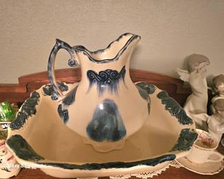 Flow Blue Style pitcher and bowl