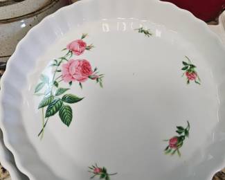 pretty in pink cake plates 