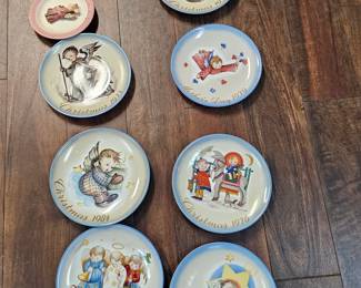 Vintage Christmas plates
