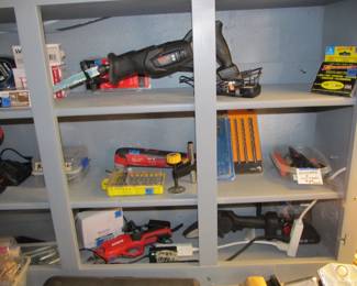 Incredible garage! We have some great tools. Power tools, Hand tools, Yard Tools, Ladders, Brinkman Propane grill w/ tank, Paint Supplies, and more! 