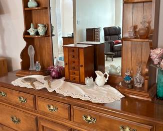 Nice Country Dresser