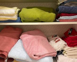 F59 - $30. Linen LOT. Take All. Sheets, towels, pillowcases etc. Lots of basics. 