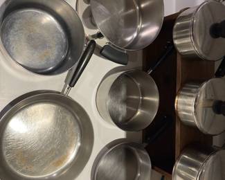 F21 - $100. Revere ware Copper Bottoms with Lids. 