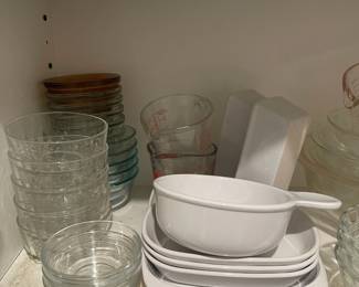 F16 - $30. Pyrex / Corning LOT. Mixing Bowls, Glass Measuring Cups, Corning dishes, small pyrex serving bowls