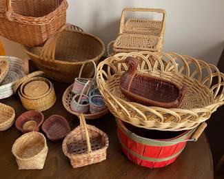 F81 - $15 Basket LOT 