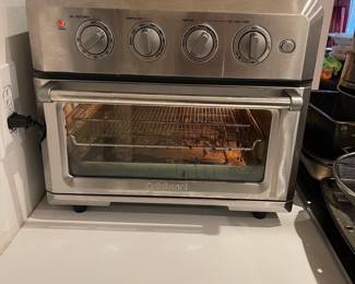 F23 - $50. Cuisinart Toaster Oven / Air Fryer. Model CTOA-122. Works!