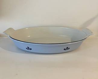 F61 - $20 Cast Iron Oval Baking Dish. Made in Holland #26. 