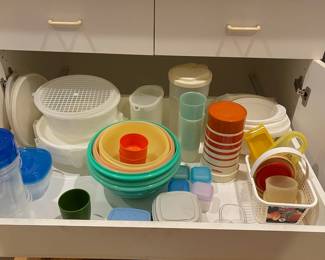 F19 - $20 Tupperware Lot. Non sticky tupperware and plastic containers. $20 for ALL. 