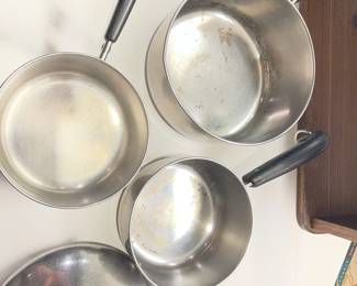 F21 - $100. Revere ware Copper Bottoms with Lids. 