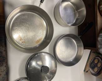 F21 - $100. Revere ware Copper Bottoms with Lids. 