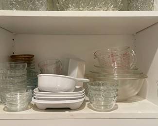 F16 - $30. Pyrex / Corning LOT. Mixing Bowls, Glass Measuring Cups, Corning dishes, small pyrex serving bowls