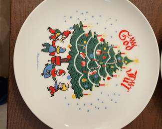 F24 - $35 Set. Swedish Merry Christmas. Berggren Originals. 
