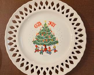 F24 - $35 Set. Swedish Merry Christmas. Berggren Originals. 