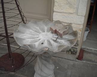 Concrete birdbath