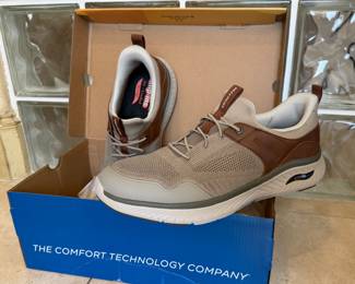 NEW Sketchers Slip-ins