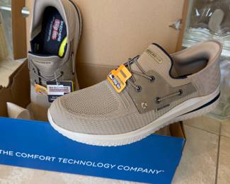 NEW Sketchers Slip-ins