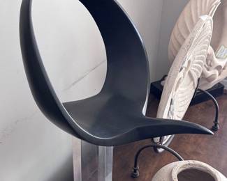 Masatoyo Kuki Kishi (American 1924-2017) Bird, composite black stone on lucite base, $100