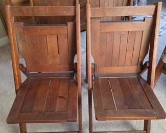 Set of 4 vintage wood folding chairs