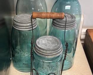 Ball mason jars with zinc lids