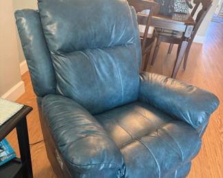 An electric recliner excellent shape