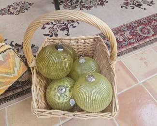 KUGELS BALLS / ORNAMENTS