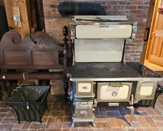 WONDERFUL ELMIRA OVAL WOOD COOK STOVE