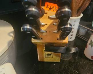 Knife block set missing one knife