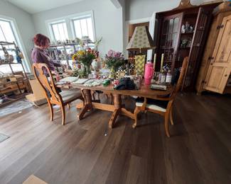 Table with removable leafs and 6 chairs. $250. Solid wood 90x40x30