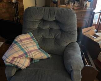 Recliner built for the person 5'3" and under
