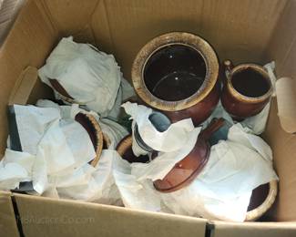 Hull pottery kitchen items