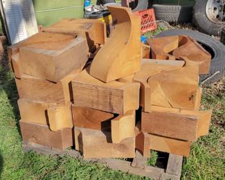 Approx. 40 cedar corbels
