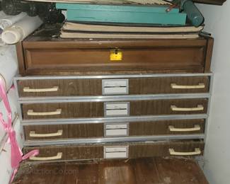 Map and print holder