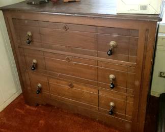 Antique chest of drawers