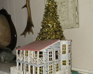 A model of a New Braunfels historic home