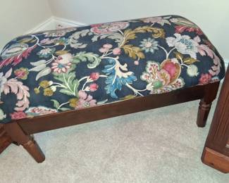 Ottoman/Footstool With Storage 