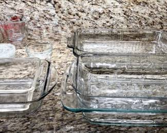 WE HAVE LOTS OF GLASSWARE FOR BAKING.